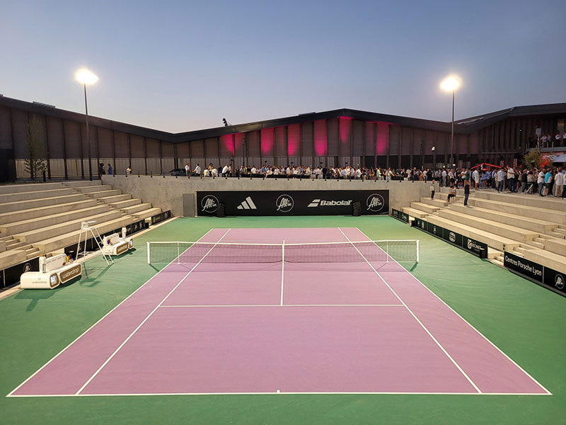 La société Ledustry est très heureuse d’avoir été retenue par la All in Academy pour l’éclairage de ses 12 courts de tennis extérieurs dont un court central avec un niveau d’éclairage de 800 lux. Les meilleurs joueurs français vont s’entrainer avec un éclairage Ledustry.
